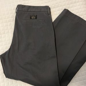 Men’s Banana Republic Boot Cut Chinos, 35/30